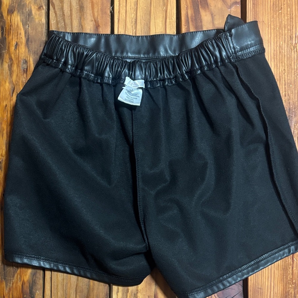 NWOT - Tahari Black Faux Leather Skirt - Picture 7 of 7